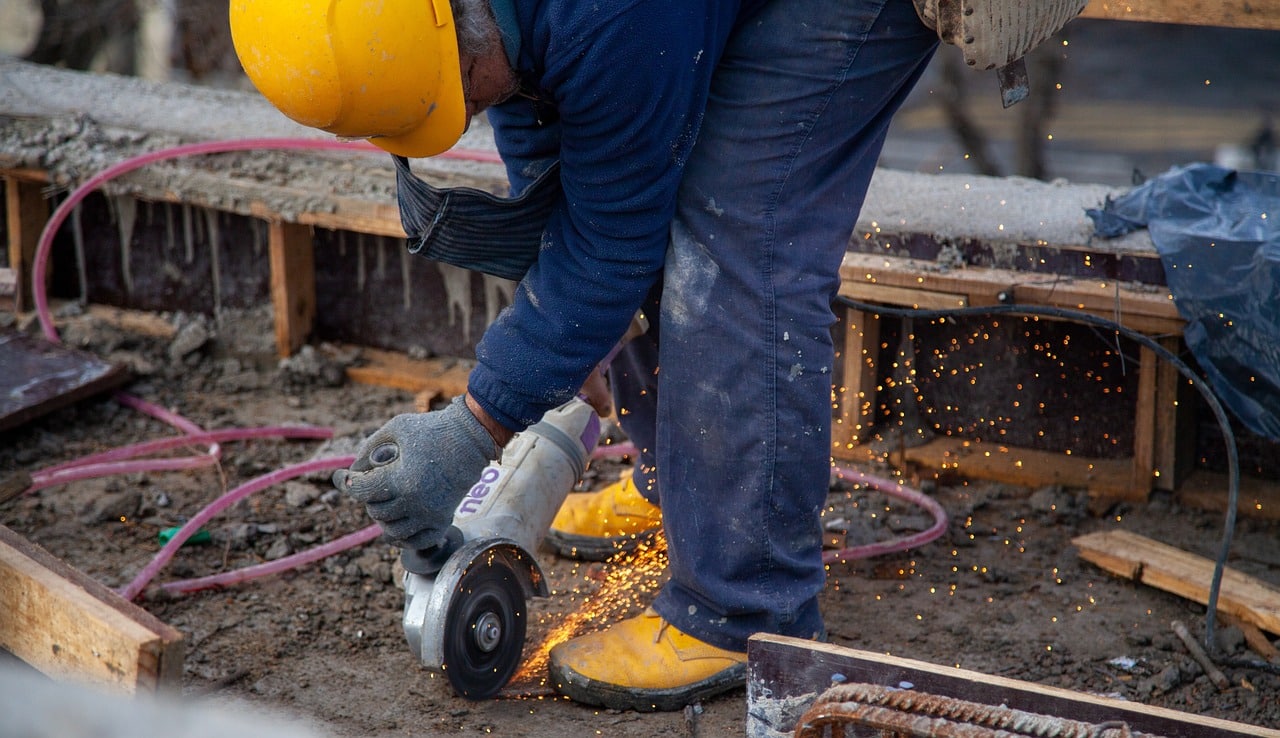 You are currently viewing EPI Maçon : Guide Complet des équipements de protection individuelle sur chantier