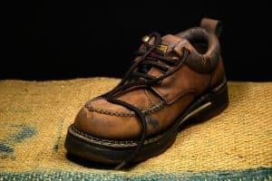 Lire la suite à propos de l’article Les meilleures chaussures de sécurité sur le chantier : Guide complet 2025